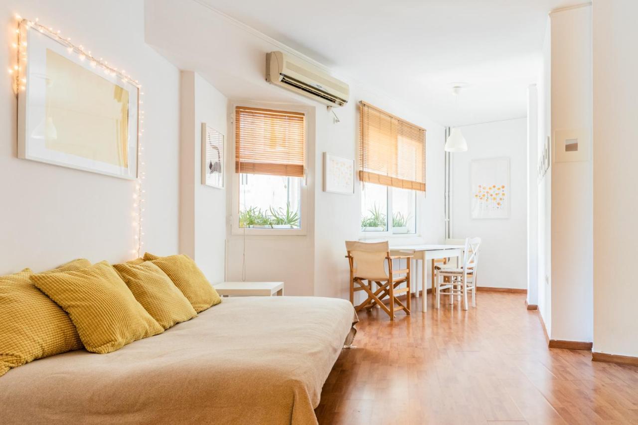 Appartamento Beautiful Studio - Heart Of Atene Esterno foto
